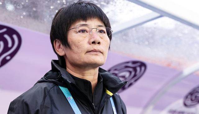 铿锵玫瑰水庆霞意外挂帅女足 肇俊哲陈婉婷均无缘