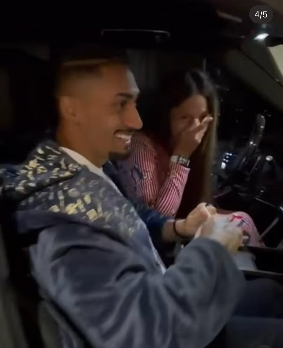 hth-惊喜，拉菲尼亚给妻子送了一辆全新的路虎揽胜